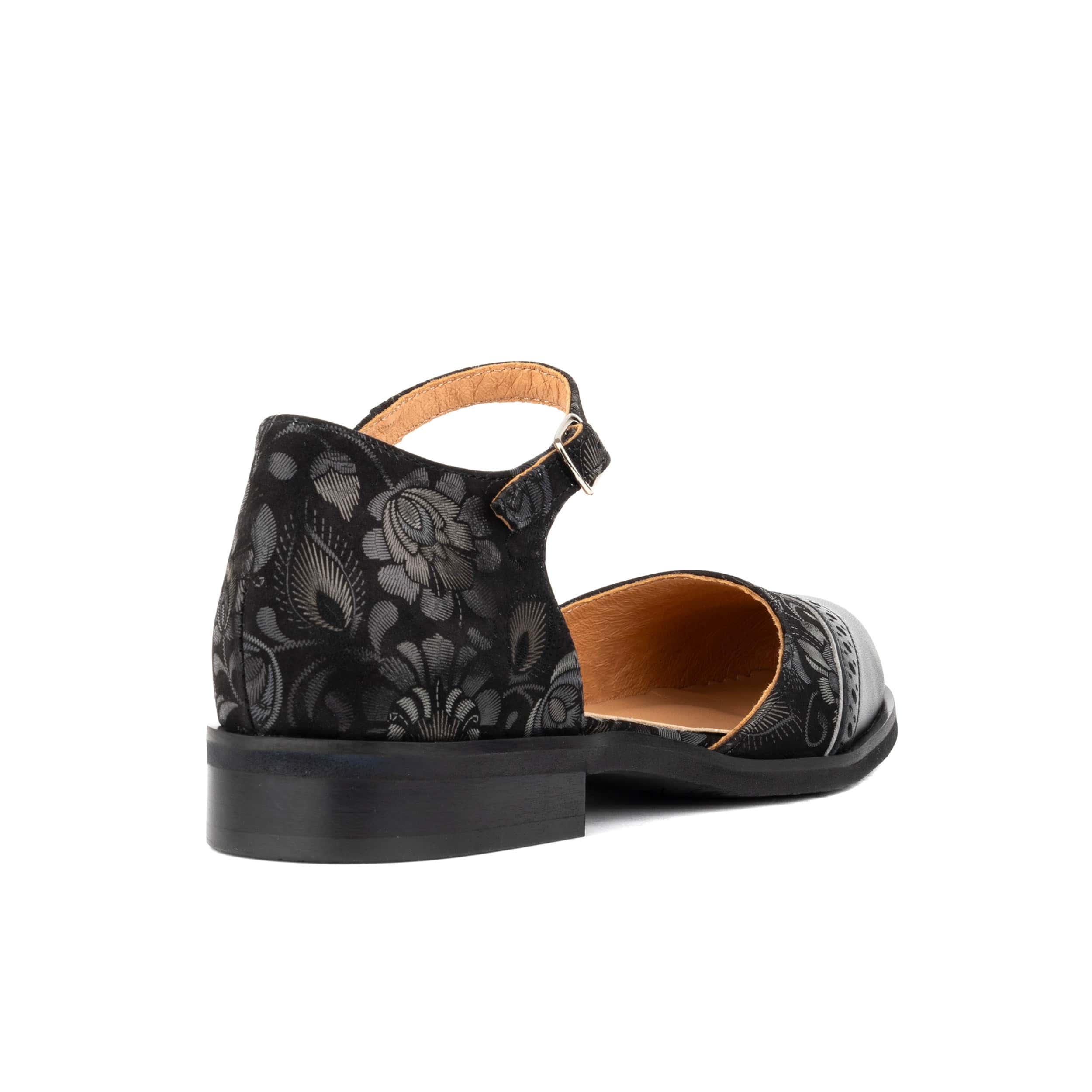Gigot - Black Emboss - Women's Closed Heel Round-Toe Leather Flat Sandal - Image 4